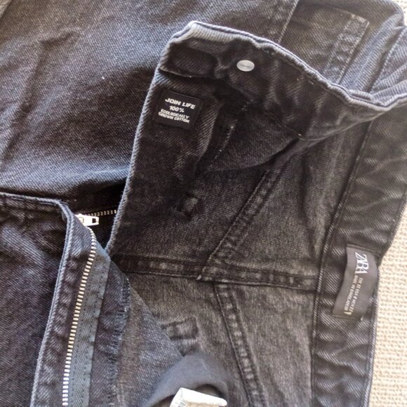 ZARA High-Waisted Black Denim Jean Shorts | Size 0 - Picture 7 of 7